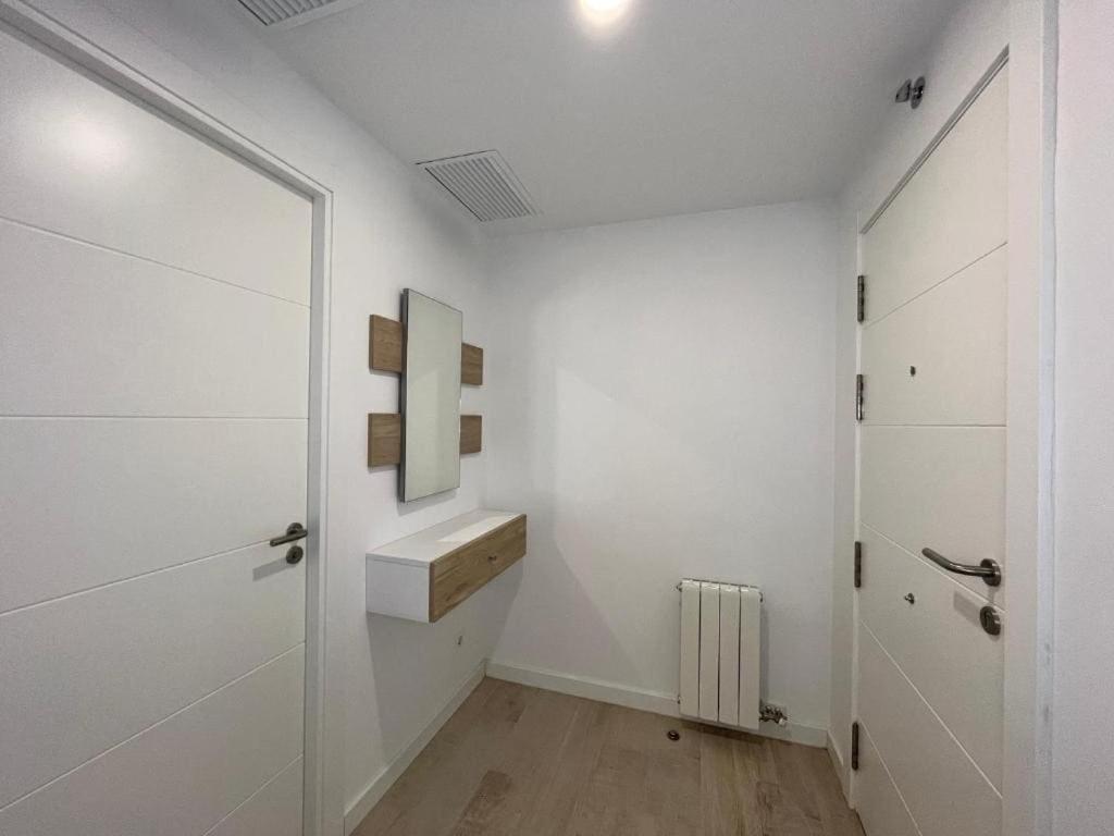 Family Apartment With Large Terrace กัมบริลส์ ภายนอก รูปภาพ